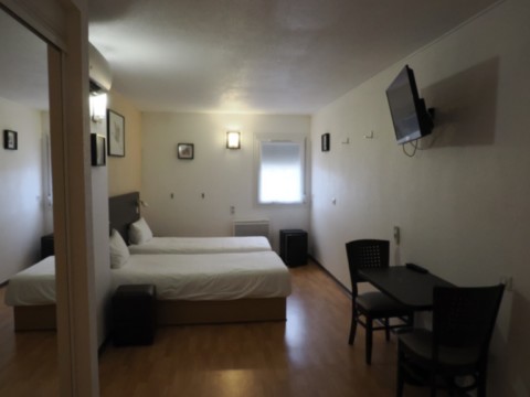 2 single beds PRM Room